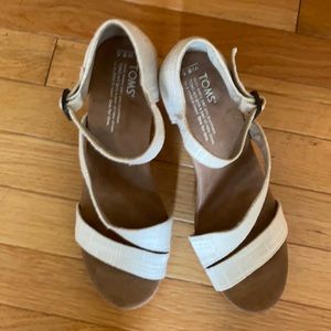 Toms sandal wedge, cream, 8.5